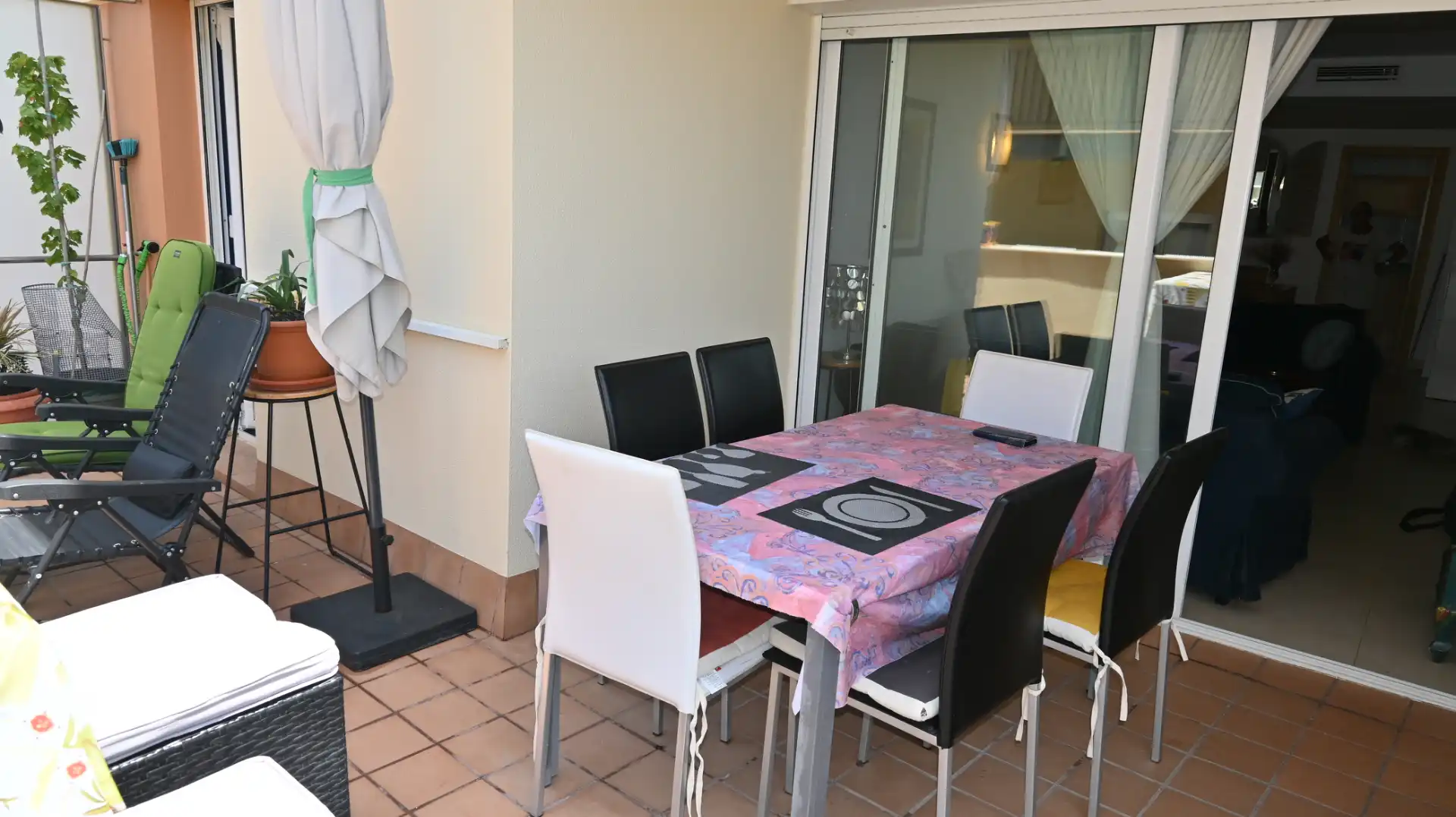 Terrasse von Wohnungen zum Verkauf in L'Escala mit Klimaanlage, Terrasse und Möbliert
