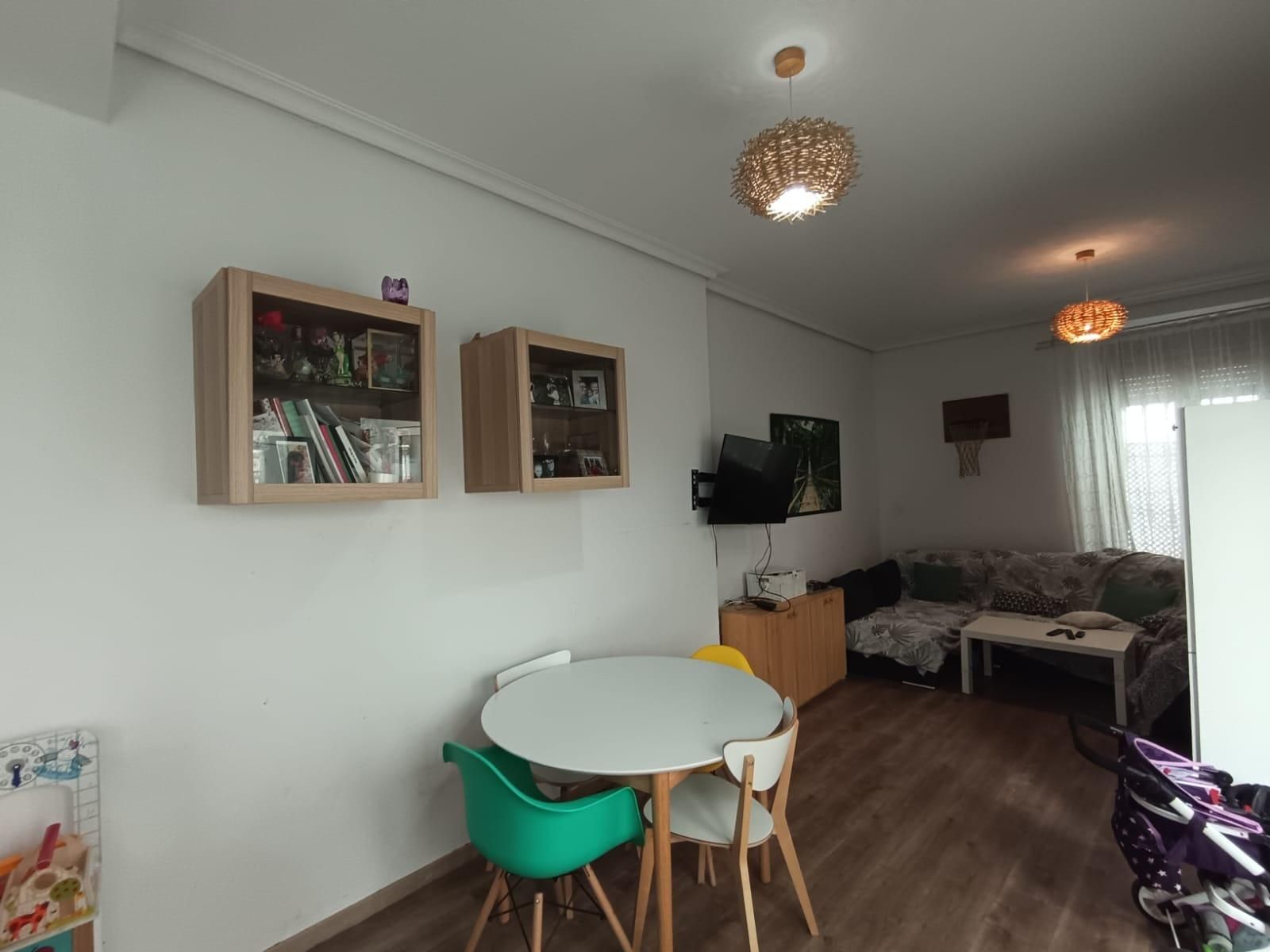 Sala d'estar de Casa adosada en venda en  Córdoba Capital amb Aire condicionat, Calefacció i Terrassa