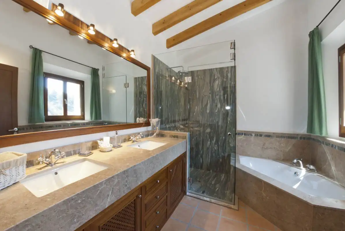 Country homes for sale in Deià