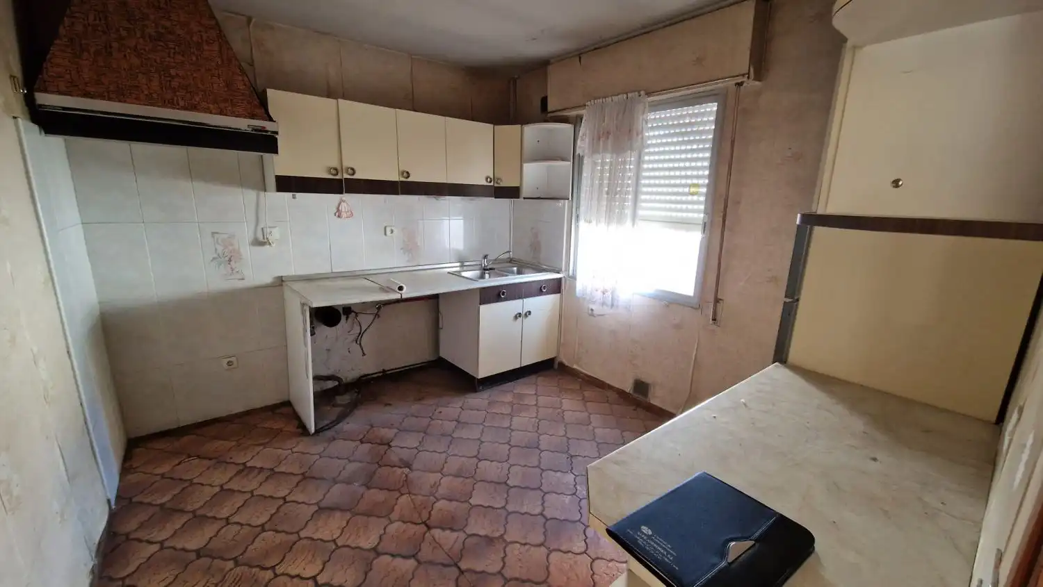 Cuina de Casa o xalet en venda en León Capital  amb Terrassa i Traster
