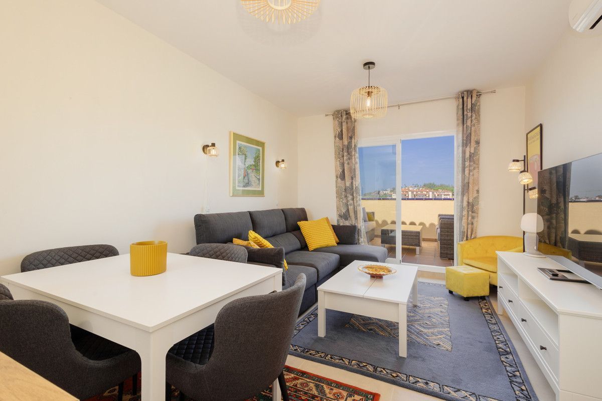Sala d'estar de Apartament de lloguer en Mijas amb Aire condicionat, Calefacció i Terrassa