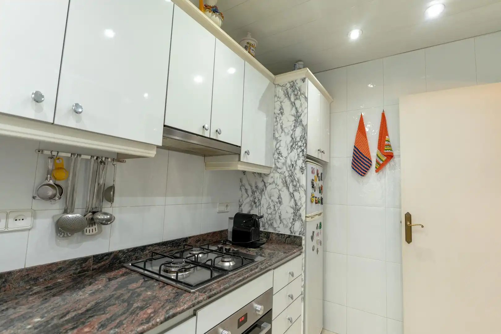 Cocina de Casa adosada en venta en L'Hospitalet de Llobregat con Terraza
