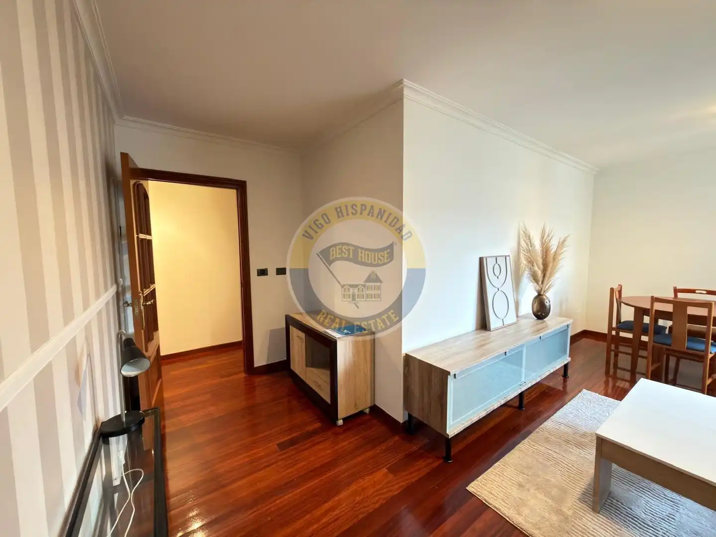 Apartments for rent in Calle ROSALIA DE CASTRO, Centro - Areal