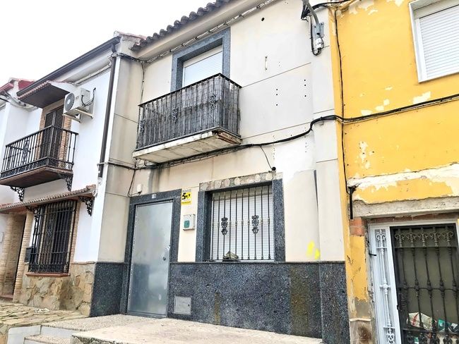 Exterior view of Single-family semi-detached for sale in Linares