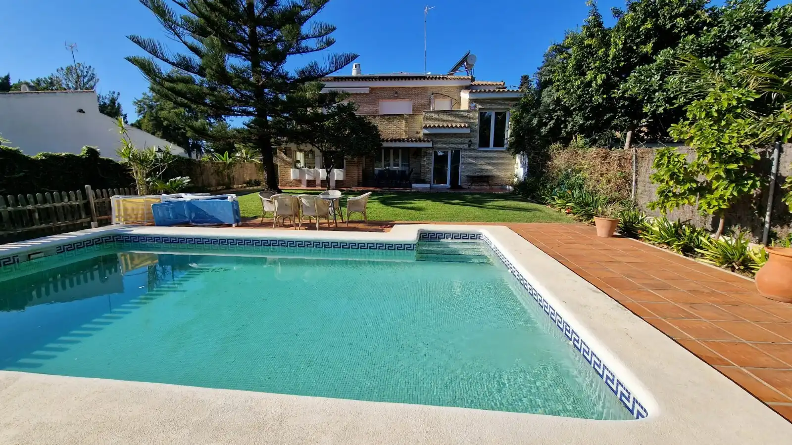 Swimming pool of Detached homes for sale in El Puerto de Santa María  with Air Conditioner, Private garden and Storage room