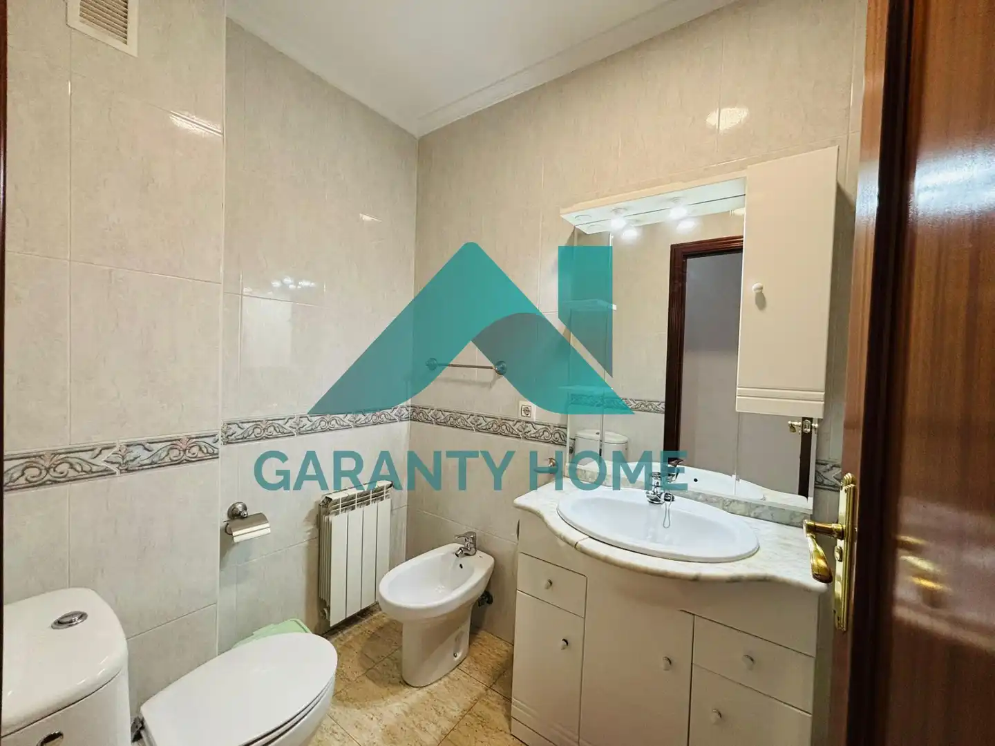 Bathroom of Flat for rent in Cáceres  with Air Conditioner, Heating and Terrace
