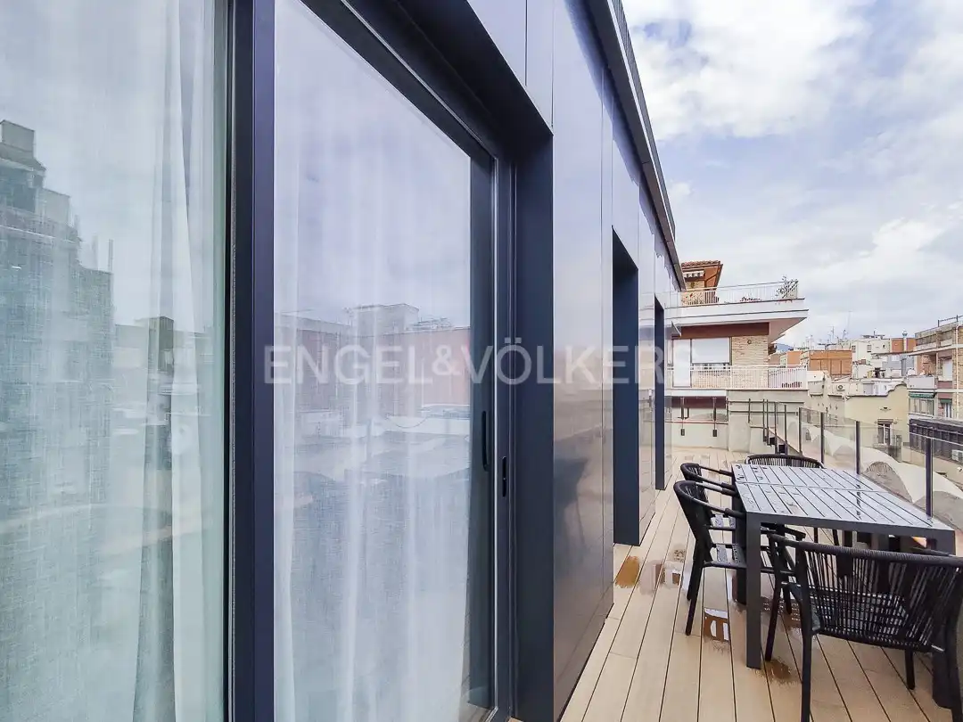 Terrace of Attic for rent in  Barcelona Capital  with Air Conditioner, Heating and Parquet flooring