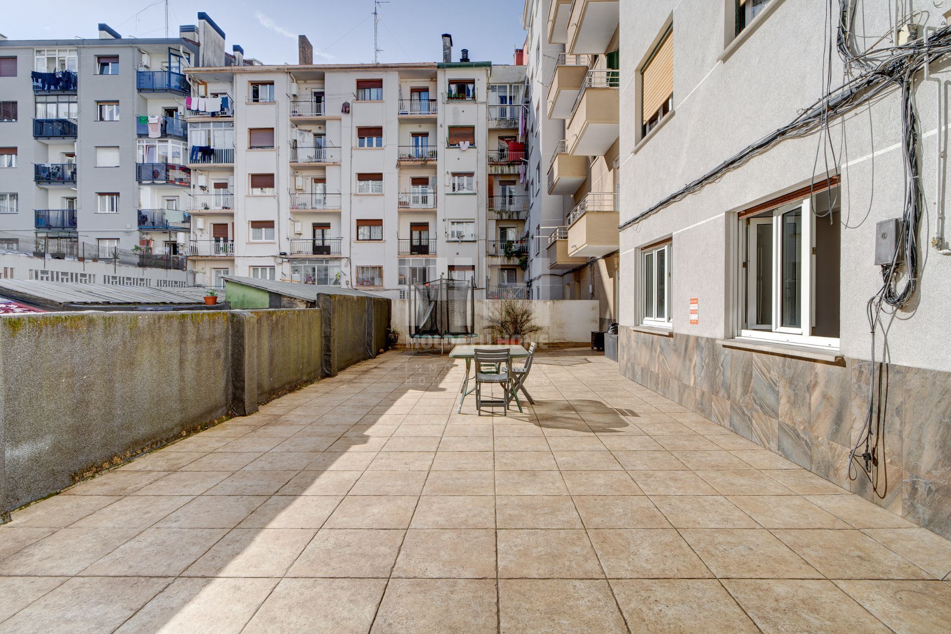 Außenansicht von Wohnung zum verkauf in Irun  mit Heizung, Terrasse und Abstellraum