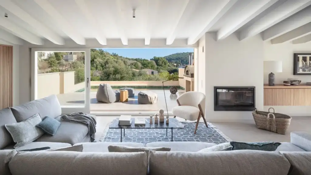 Sala de estar de Casa adosada en venta en Pollença con Aire acondicionado, Piscina y Amueblado