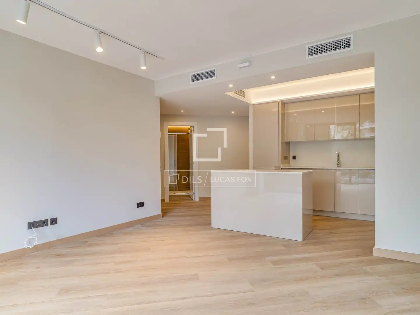 Kitchen of Flat for rent in Barcelona  with Air Conditioner and Parquet flooring
