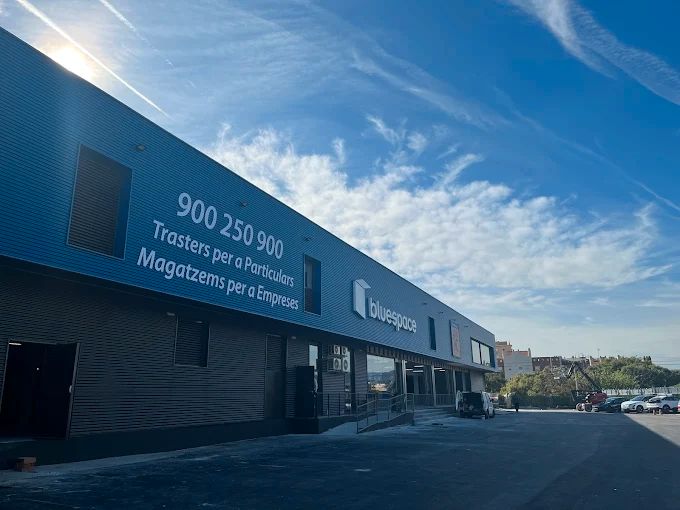 Vista exterior de Trastero de alquiler en Sant Joan Despí con Alarma