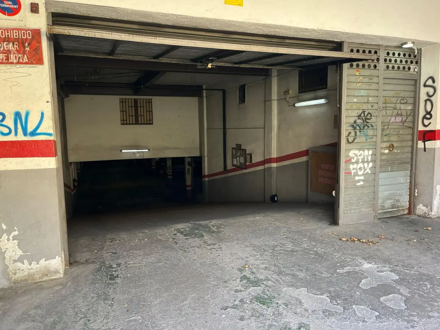 Motorradstellplatz zum Verkauf in Col.legis Nous