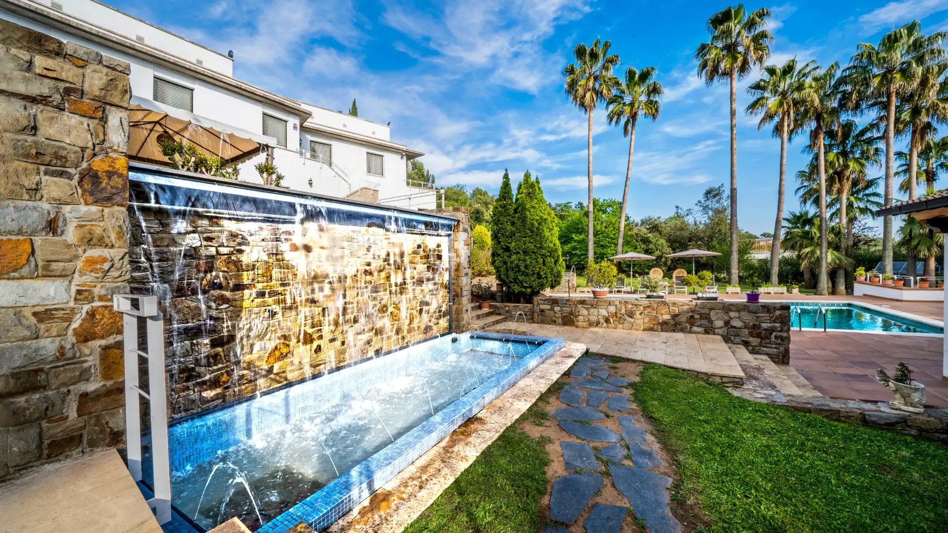 Piscina de Casa o chalet en venta en Matadepera con Aire acondicionado, Calefacción y Jardín privado