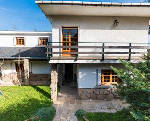 Vista exterior de Casa o xalet en venda en Cercedilla amb Calefacció, Jardí privat i Terrassa