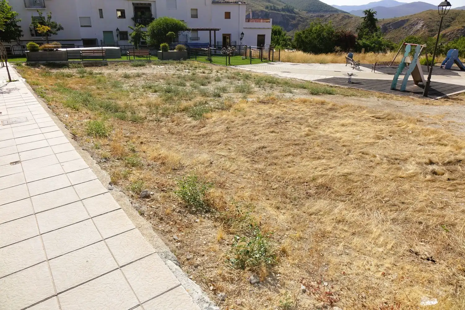 Terreno industrial en venta en Carataunas