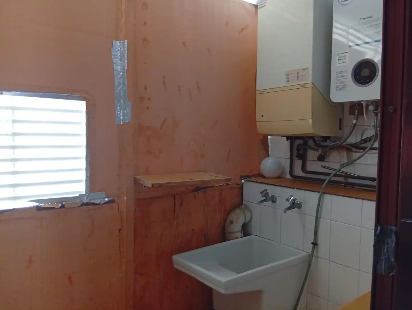 Bany de Pis en venda en La Pobla del Duc amb Balcó