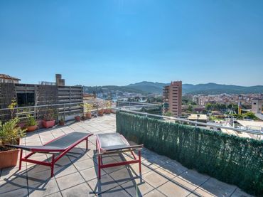 Àtic amb balcó en venda a Carrer del Llevant