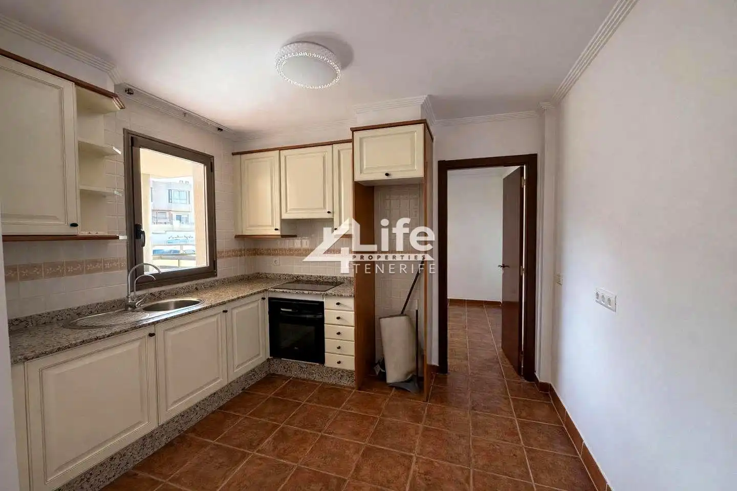 Cocina de Casa o chalet en venta en Granadilla de Abona con Aire acondicionado, Jardín privado y Terraza