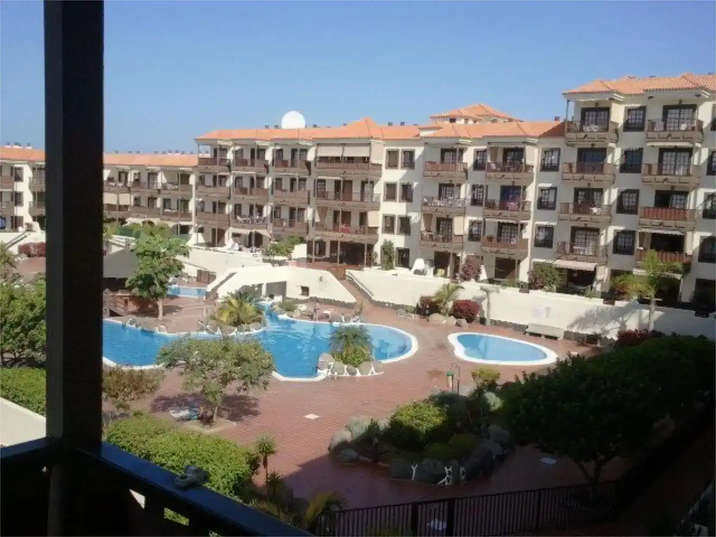 Vista exterior de Apartament de lloguer en Arona amb Jardí privat, Piscina i Moblat