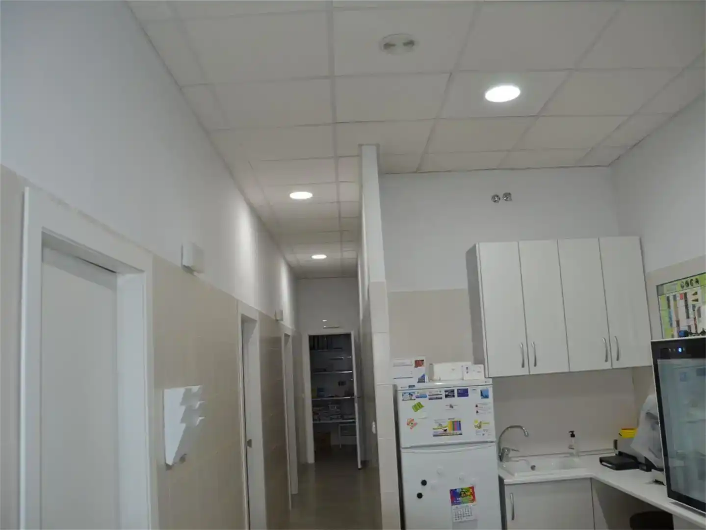 Kitchen of Commercial properties for rent in Valencia  with Air Conditioner