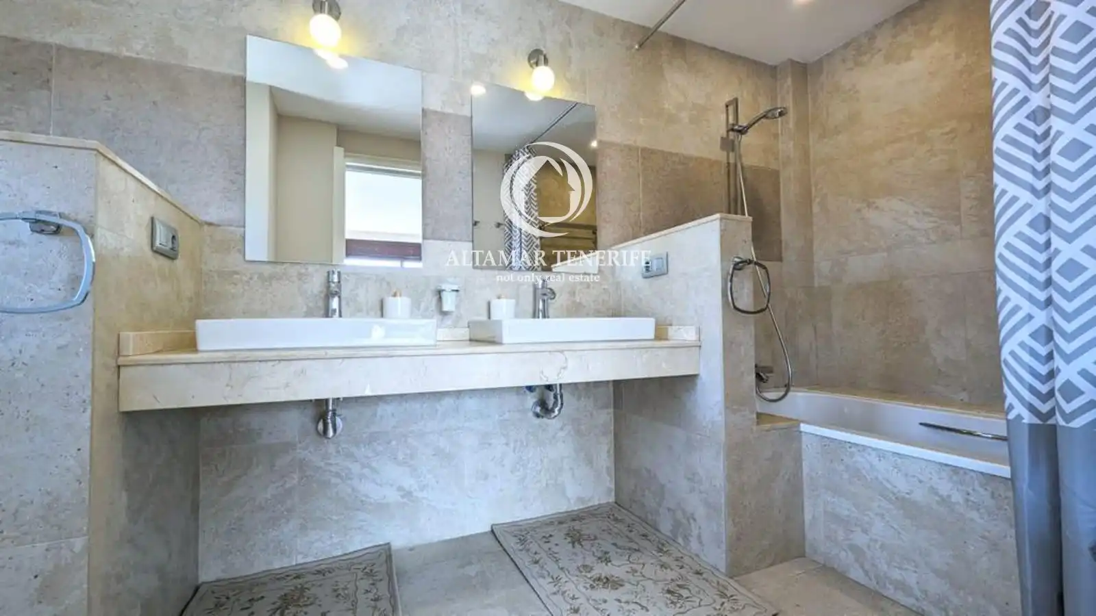 Houses for sale in La Mareta, Los Abrigos