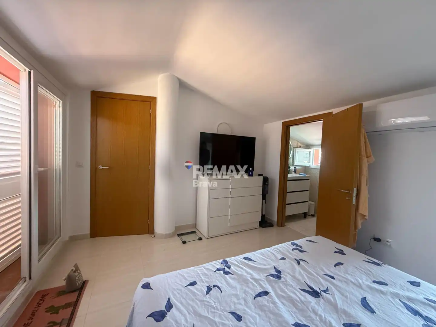 Attic for sale in Roses  with Air Conditioner, Terrace and Furnished