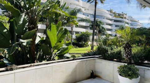 Foto 2 de Piso de alquiler en Calle Los Granados, 18, Puerto Banús, Marbella