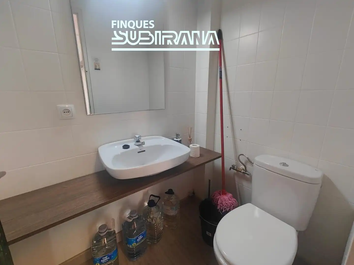 Baño de Local en venta en La Torre de Claramunt
