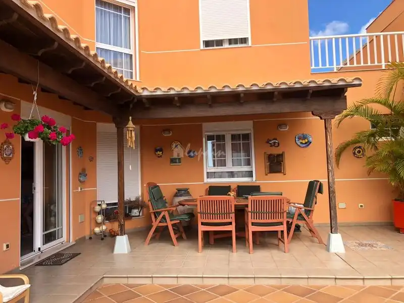 Adossat en venda a Los Cristianos