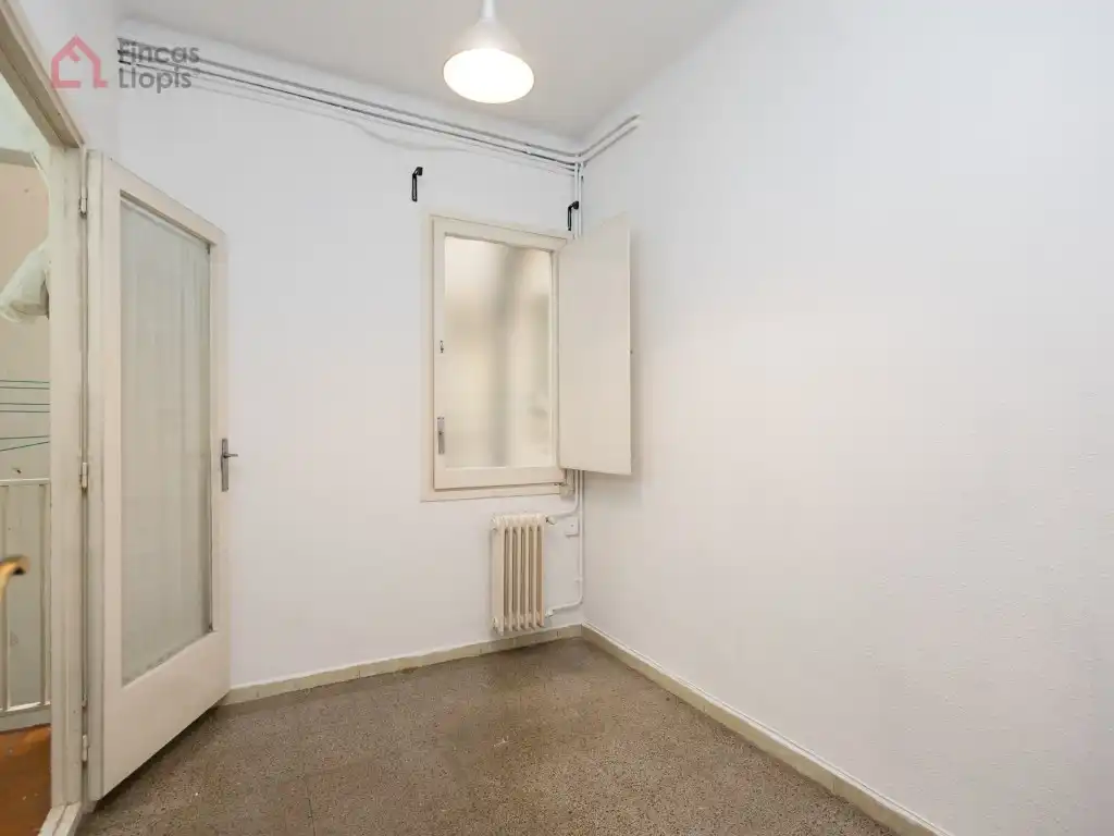 Piso en venta en Barcelona con Balcón