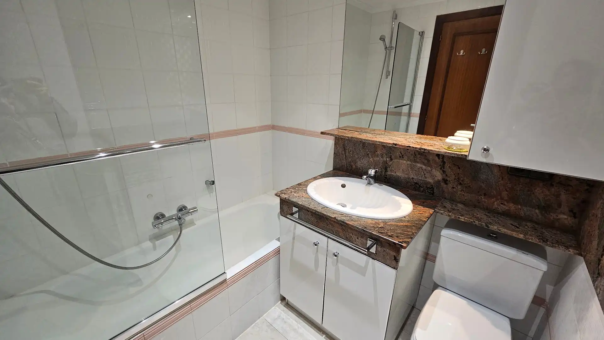 Baño de Piso en venta en Vitoria - Gasteiz con Calefacción, Amueblado y Horno