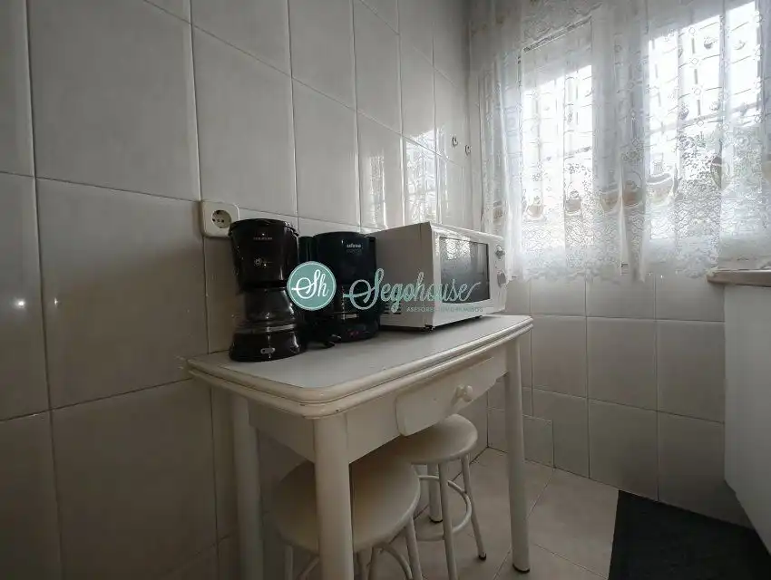 Cocina de Piso de alquiler en San Cristóbal de Segovia con Calefacción, Parquet y Amueblado