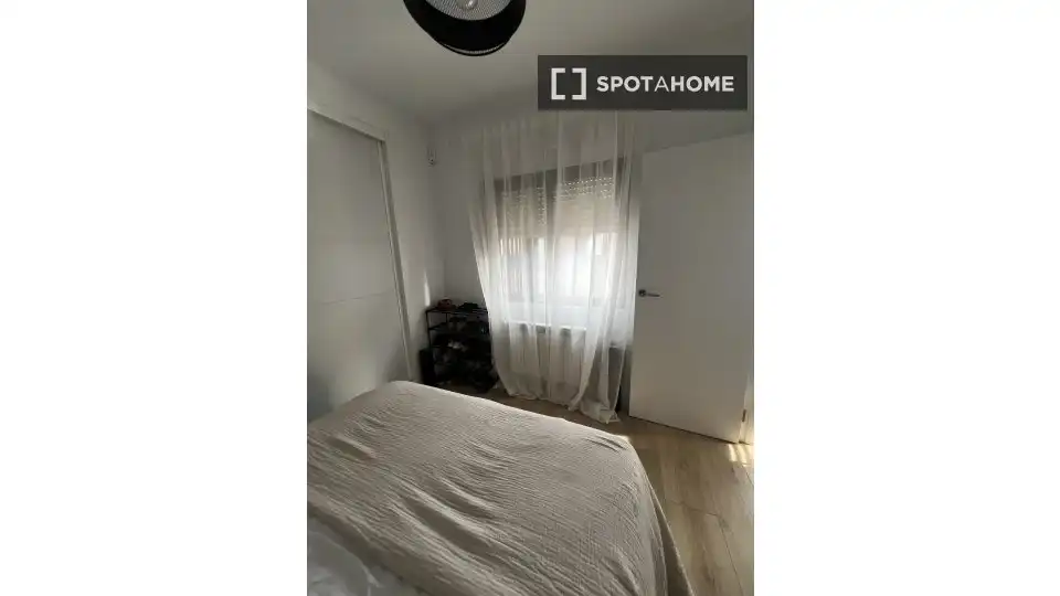 Bedroom of Flat for rent in Madrid  with Air Conditioner, Heating and Furnished