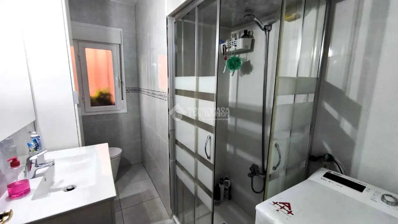 Badezimmer von Wohnung zum Verkauf in Madrid mit Heizung