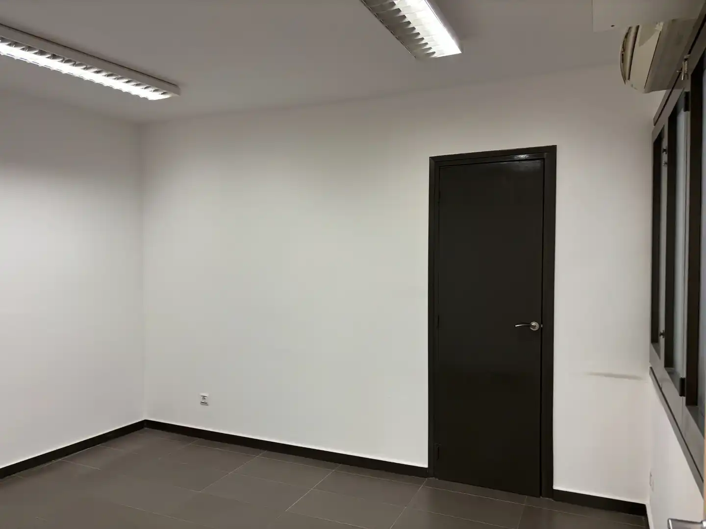 Büro zur Miete in Mollerussa mit Klimaanlage, Heizung und Alarm