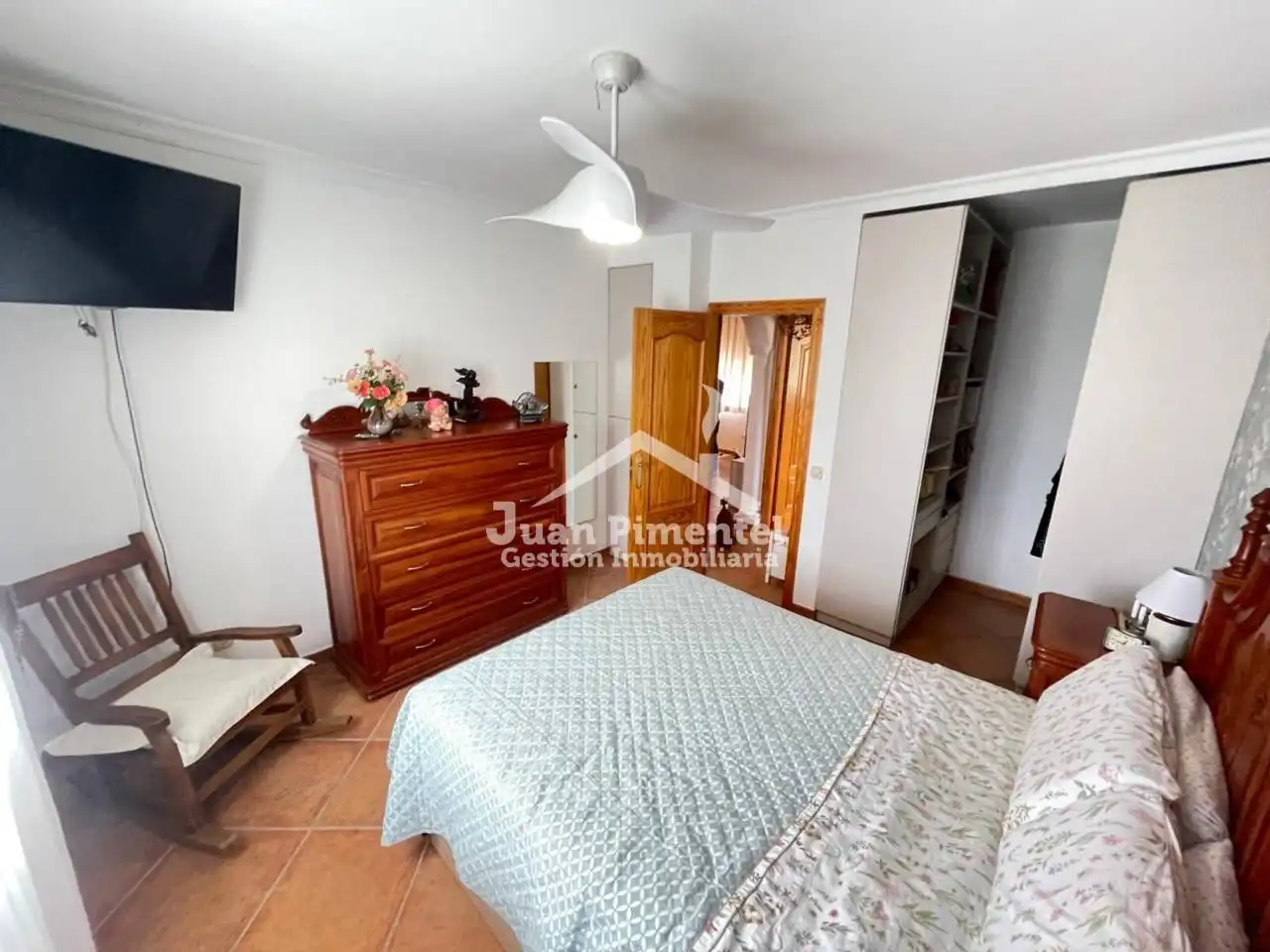 Dormitori de Finca rústica en venda en Estepona amb Aire condicionat, Jardí privat i Terrassa