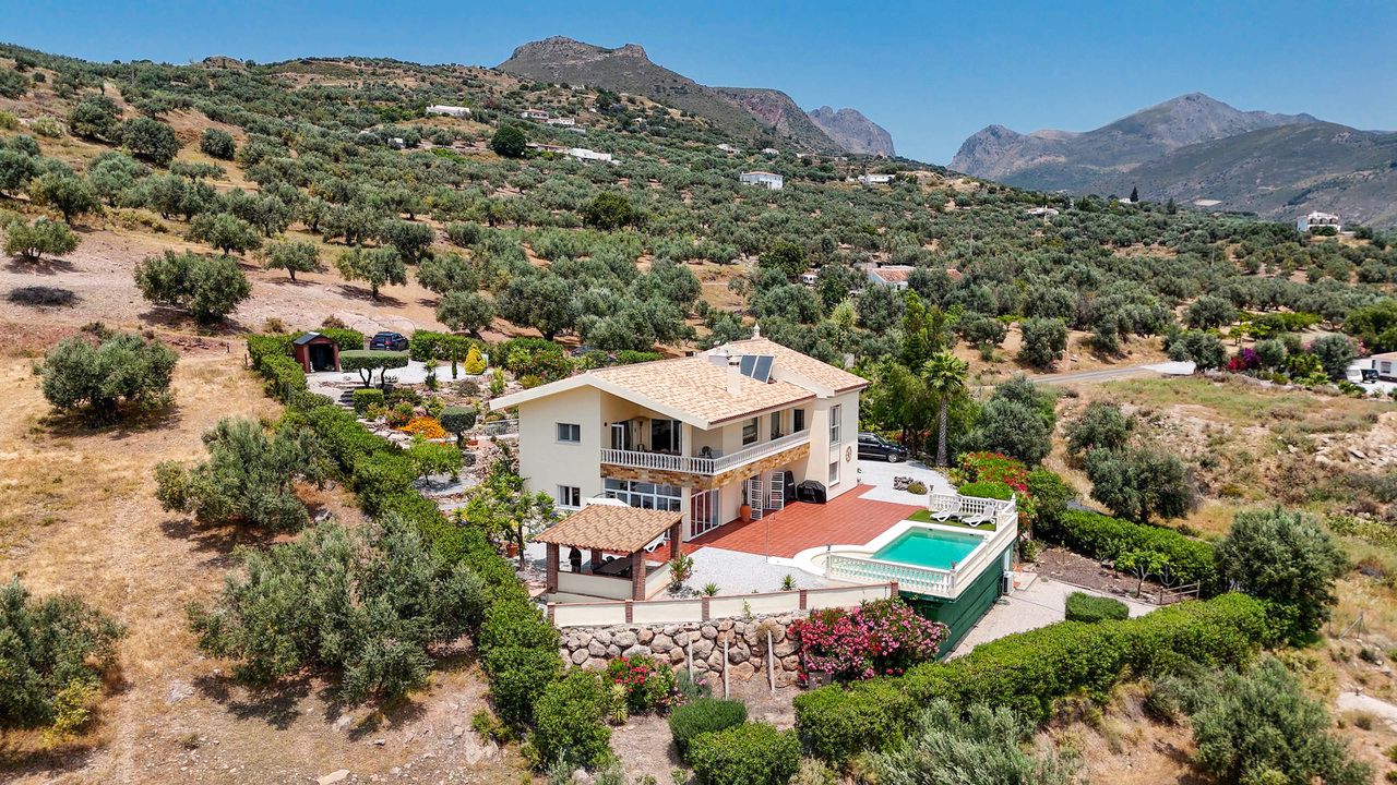 Exterior view of House or chalet for sale in Alcaucín  with Air Conditioner, Terrace and Swimming Pool