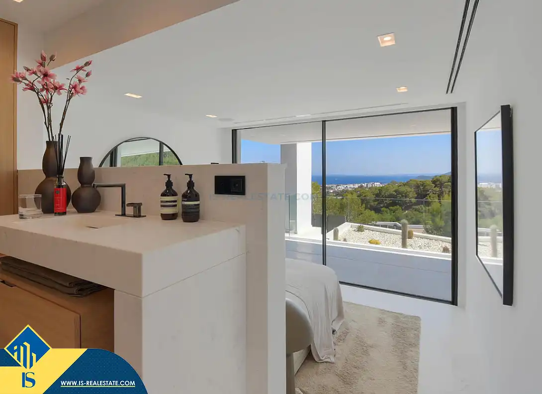 Dormitori de Casa o xalet en venda en Eivissa amb Terrassa, Piscina i Moblat