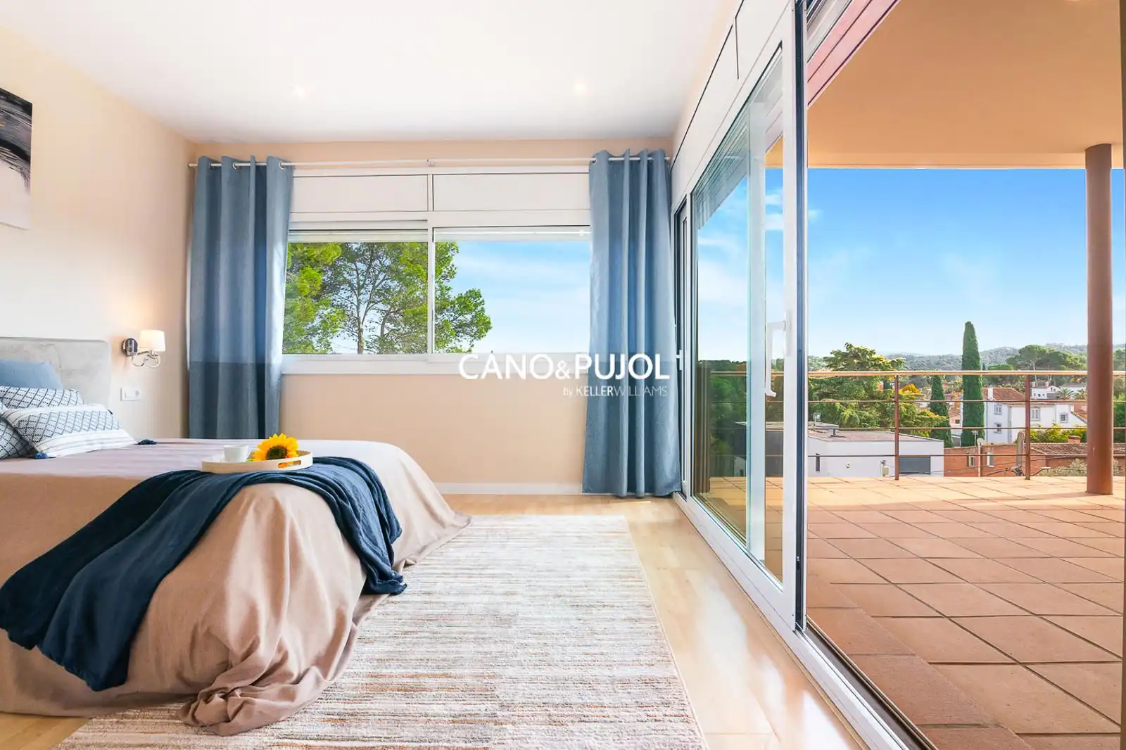 Bedroom of Houses for sale in Sant Cugat del Vallès  with Air Conditioner, Terrace and Swimming Pool