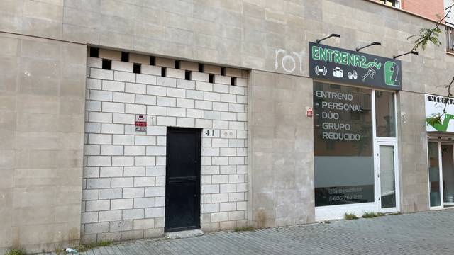 Local comercial en Alquiler en Calle Andrés Martínez León en Colores -  Entreparques