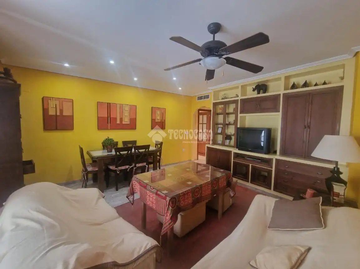 Piso con ascensor en venta en Levante