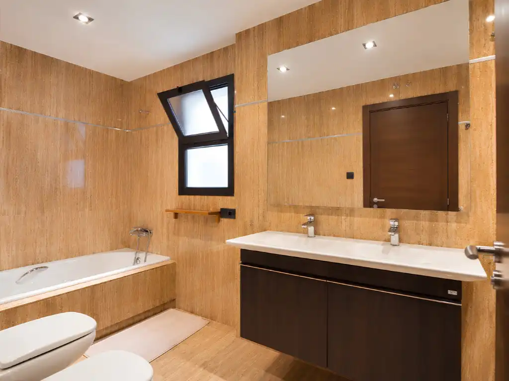 Bathroom of Flat for sale in Fuengirola  with Air Conditioner, Private garden and Terrace