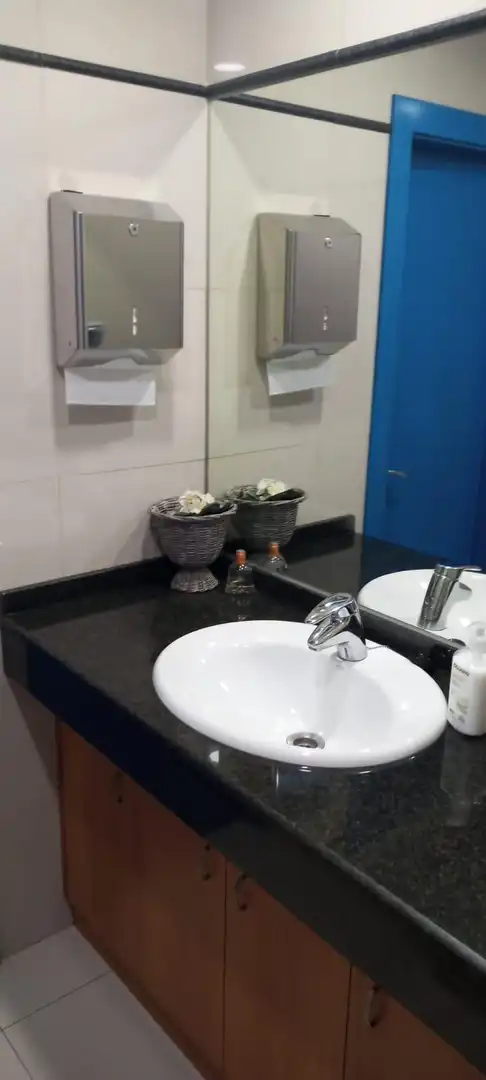 Baño de Oficina en venta en A Coruña Capital  con Aire acondicionado, Calefacción y Trastero