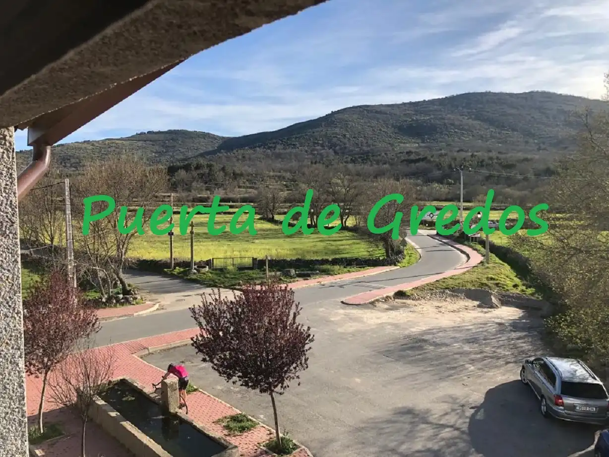 Vista exterior de Casa o xalet en venda en El Losar del Barco  amb Calefacció, Traster i Moblat
