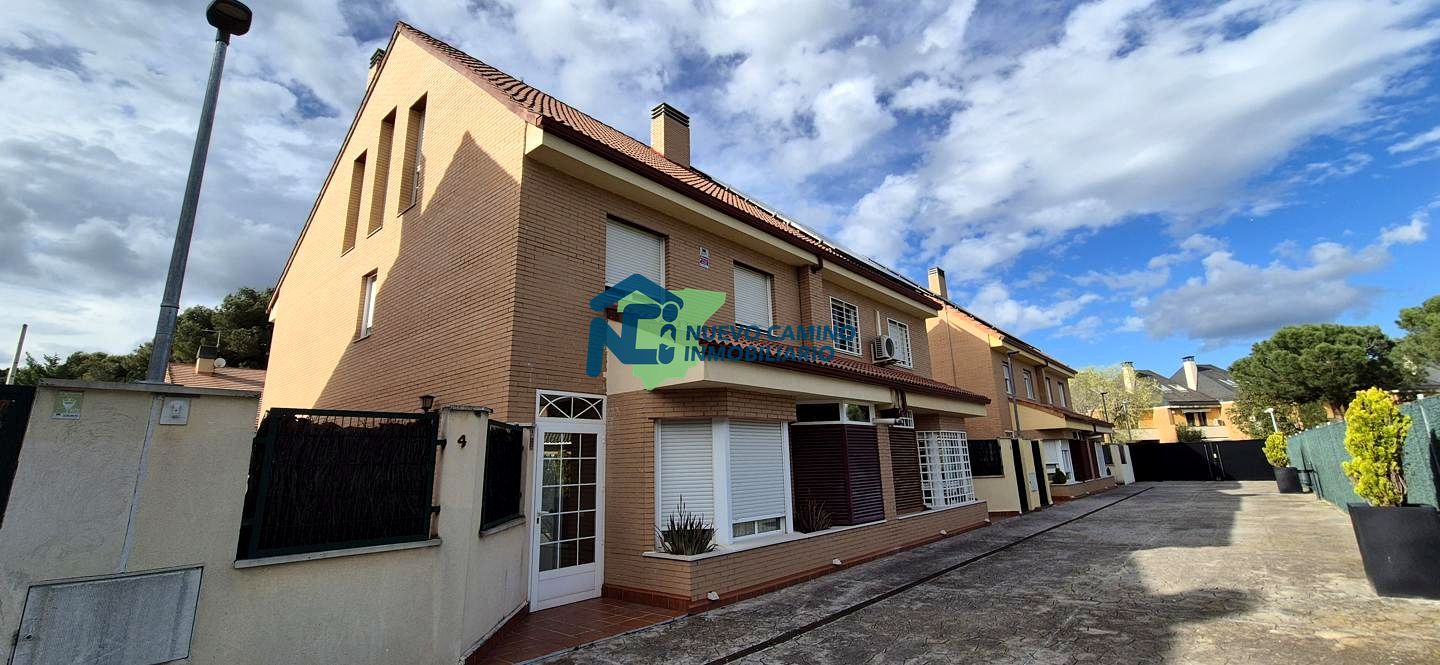 Single-family semi-detached for sale in De Los Malatones, 59, Polígono El Nogal - Malatones - Río de Janeiro