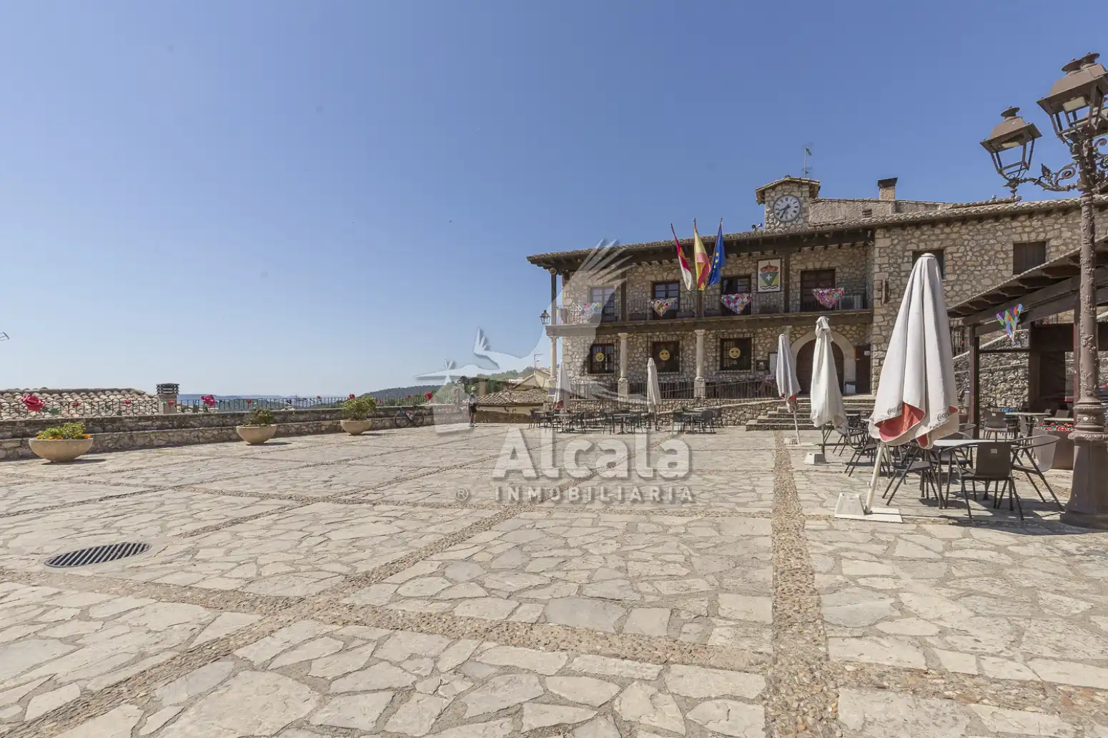 Casa adosada en venda en Alocén amb Calefacció