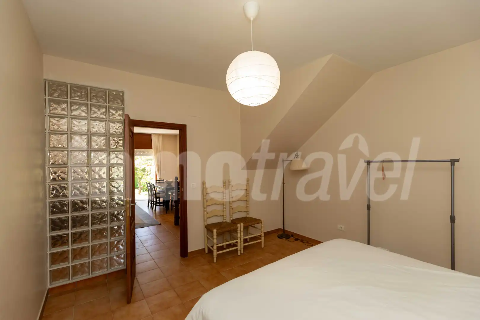 Dormitori de Casa adosada de lloguer en Sanxenxo amb Jardí privat, Terrassa i Moblat