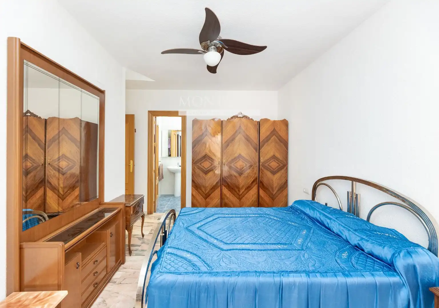 Bedroom of Flat for rent in Granada  with Heating, Terrace and Furnished