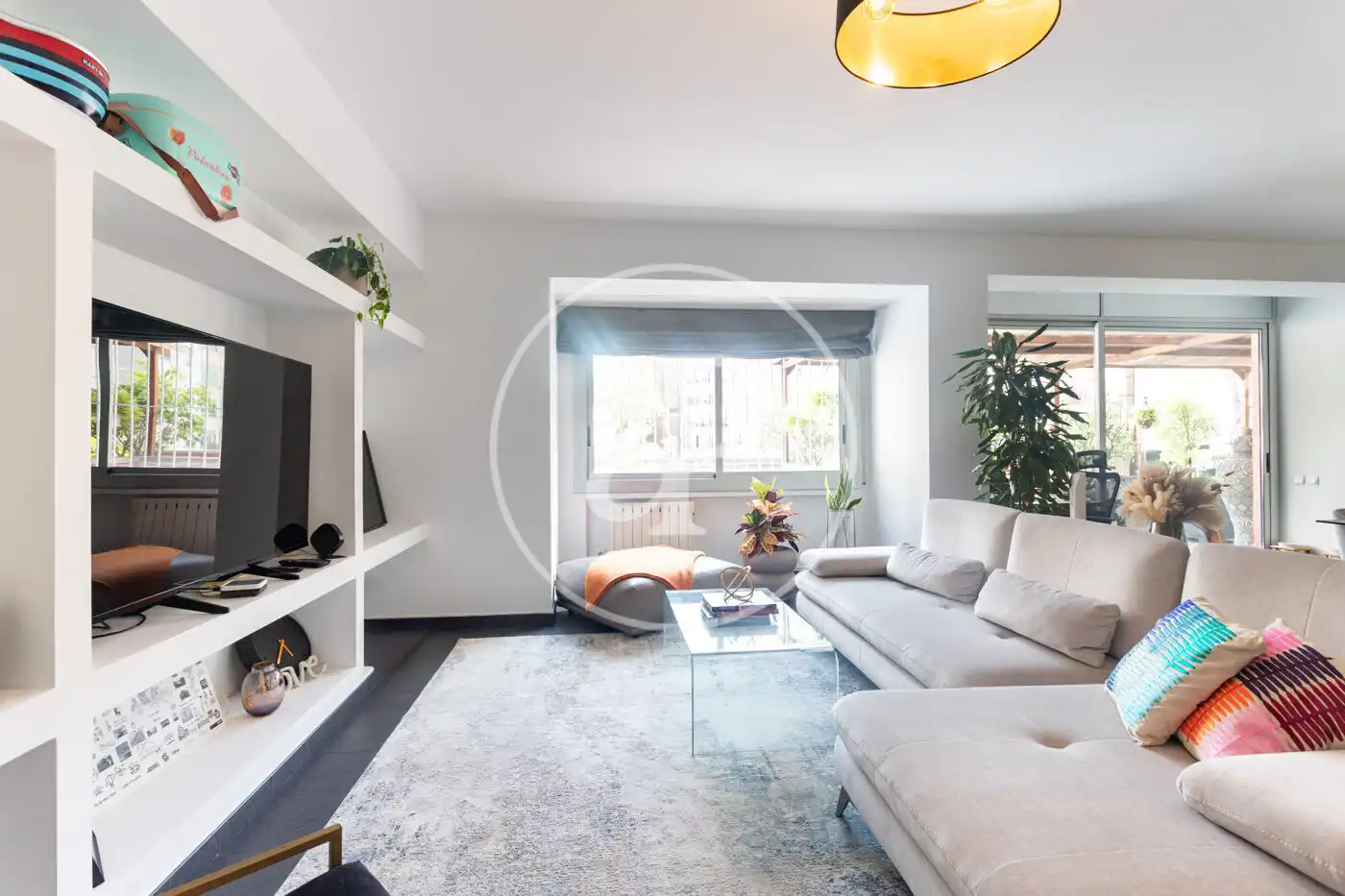 Living room of Flat for rent in Barcelona  with Air Conditioner, Heating and Private garden