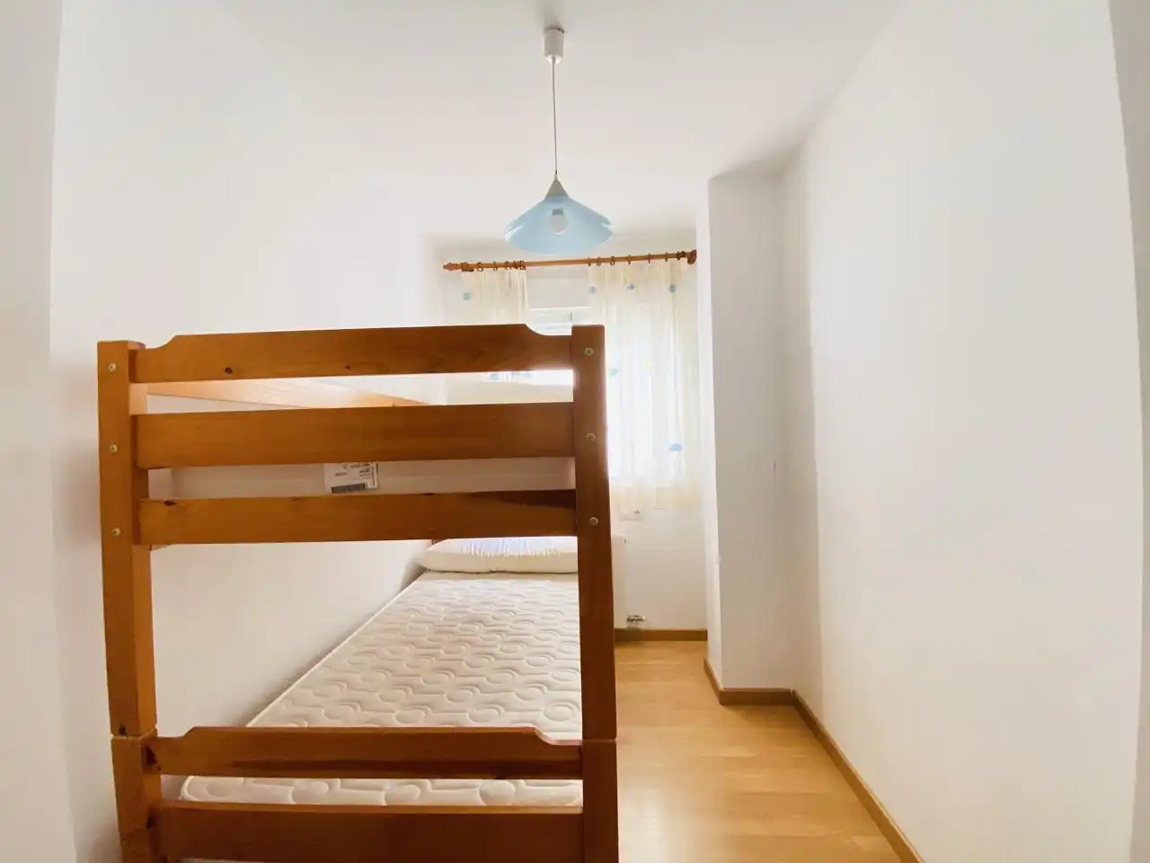 Schlafzimmer von Erdgeschoss zum Verkauf in Cájar mit Klimaanlage, Heizung und Terrasse